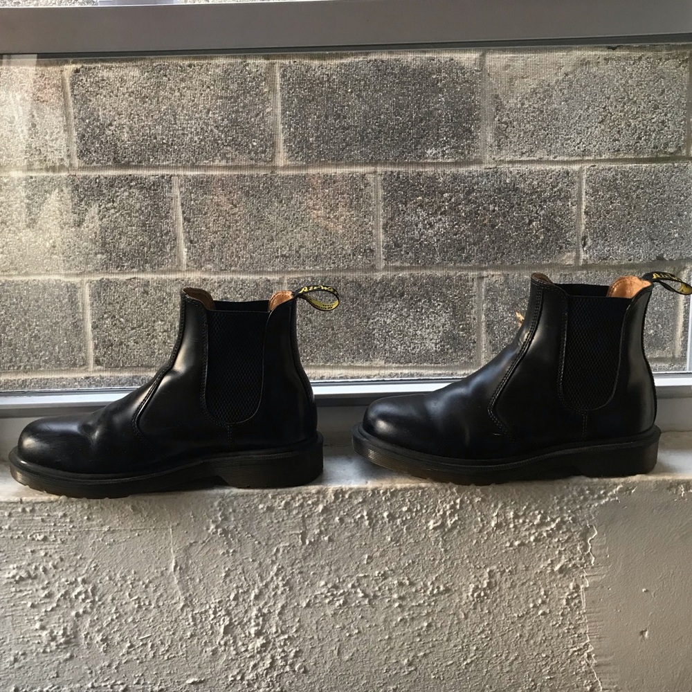 Black Doc Martens 2976 Smooth Chelsea Boots